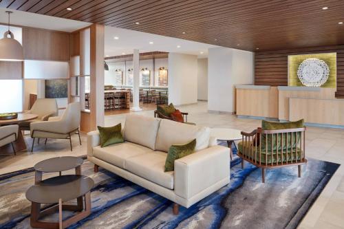 Lobby, Fairfield Inn & Suites by Marriott Shawnee in Shawnee