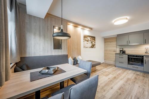 2 bedrooms, 3 beds