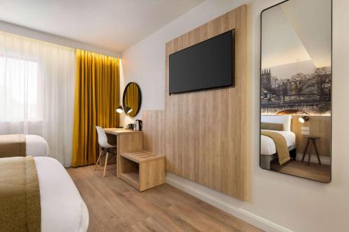 Days Inn Chester East - image 11