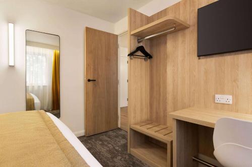 Days Inn Chester East - image 9