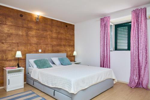 Just a step to the Old city gates