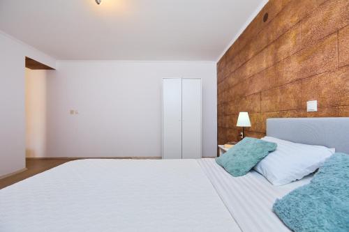 Just a step to the Old city gates