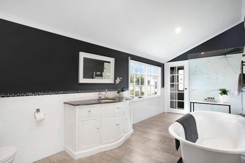 Bathroom, Hideaway Cottage - Your Southern Highlands Escape in Moss Vale
