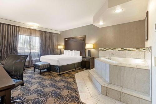 Best Western Plus Midwest Inn