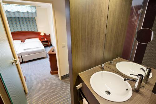 Austria Trend Hotel Schloss Wilhelminenberg Wien - image 6