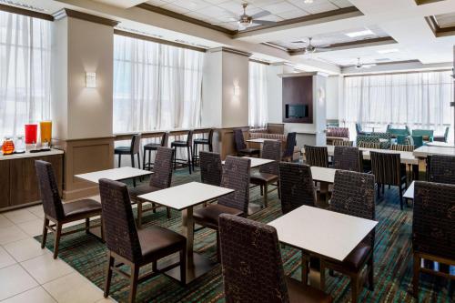 Residence Inn by Marriott Houston Downtown/Convention Center - image 11