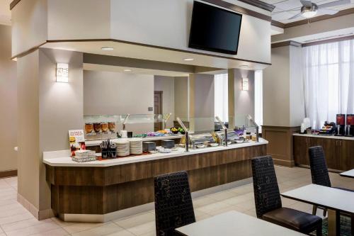 Residence Inn by Marriott Houston Downtown/Convention Center - image 5