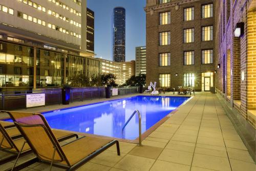 Residence Inn by Marriott Houston Downtown/Convention Center - image 4