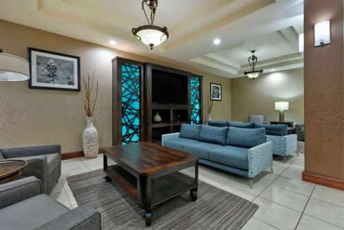 Baymont Inn & Suites by Wyndham Glen Rose in Glen Rose, USA