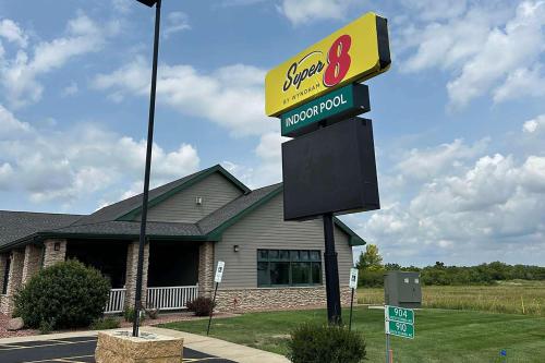 Super 8 by Wyndham Sturtevant Racine in Sturtevant, USA