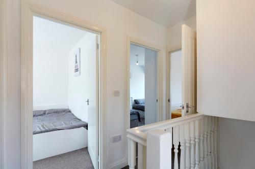 Spacious home close to city centre location, Лидс (фото 7)