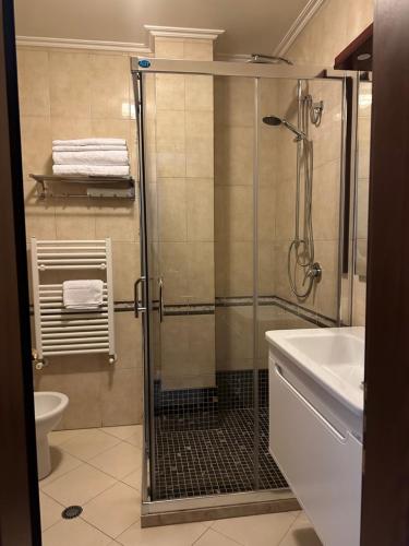 Dinasty Hotel - image 10