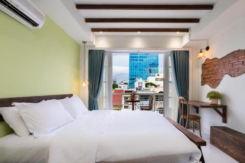 Blackpink Balcony Homestay-Chill & Romantic Saigon Apt in Central
