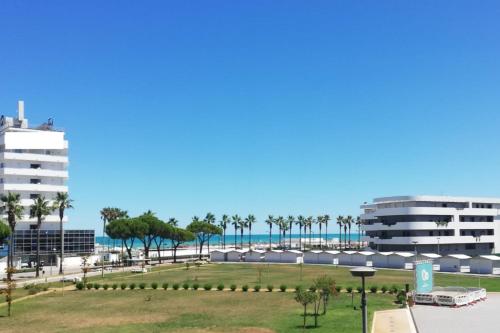 White-blue vibes, seafront 2-bedroom apt