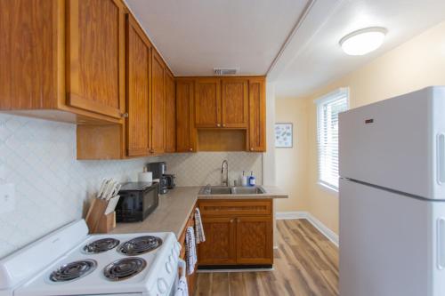 NEW Listing! Centrally Located Property! Close to Everything! in Jacksonville Beach, USA