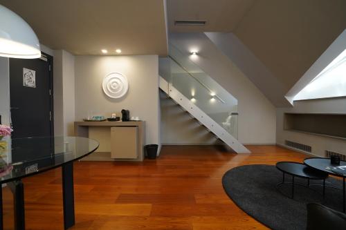 987 Design Prague Hotel - image 3