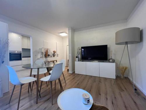 Stylish 1-bedroom condo close to exhibition square, Basel (photo 3)