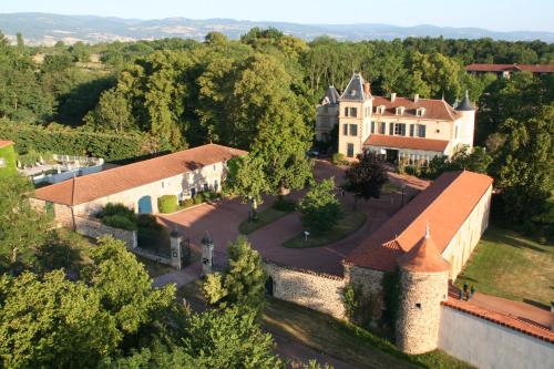 B&B Villerest - Château de Champlong Table Hôtel **** Golf & Spa - Bed and Breakfast Villerest