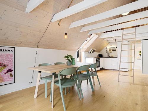 Foto 1: Charming Rooftop Apartment In Heart Of Stavanger