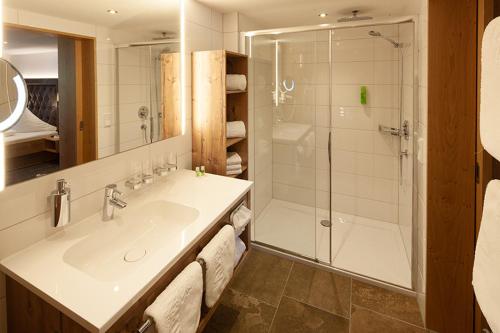 Hotel Alpenblume - image 14