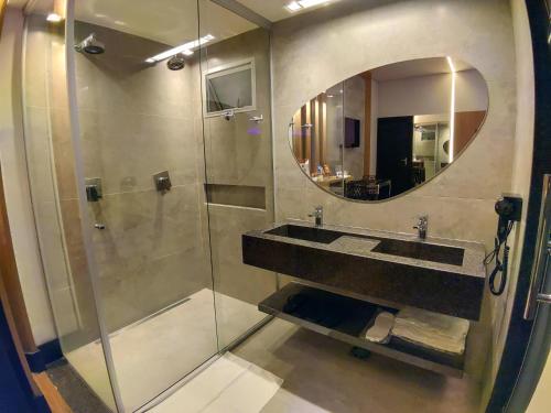 Deluxe Queen Suite image 1