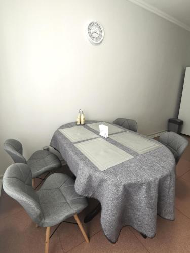 設施, Приватний будинок в Миколаєві з гаражем Private House in Mykolaiv with garage (Приватнии будинок в Миколаєві з гаражем Private House in Mykolaiv with garage) in 尼古拉耶夫