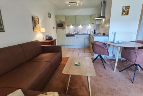 Ferienwohnung Juliane in der Villa zum Kronprinzen direkt gegenüber der Saarow Therme - image 9