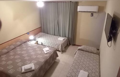 4 twin beds
