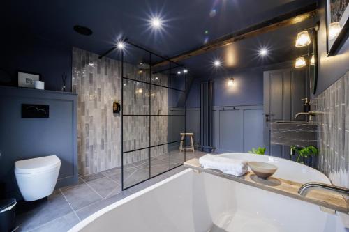 The Silk Rooms, at The Freemasons Inn in 納茨福德