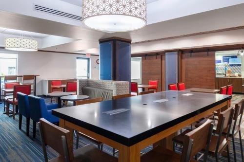 Holiday Inn Express & Suites Roanoke Rapids an IHG Hotel - image 5