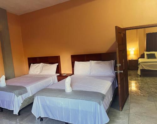 Hotel y Restaurante La Perla, Cacaopera, Morazan, El Salvador in La Union