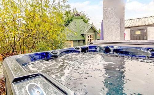 Golden Crown exclusive use spa venue in Tarbolton