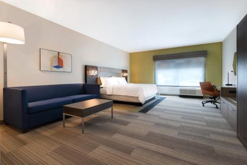 Holiday Inn Express & Suites - Glendale Downtown in Glendale, USA