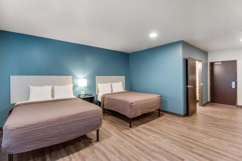 WoodSpring Suites Bakersfield Airport