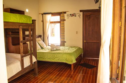 Quadruple Room with Private Bathroom image 5