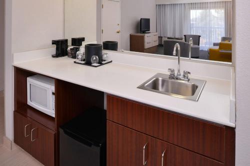 Courtyard by Marriott Milwaukee North/Brown Deer