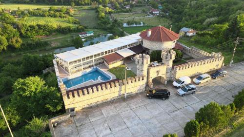 . Комплекс Замъка