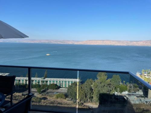 נגיעה מהים in Lower Tiberias