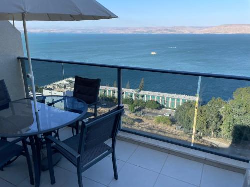 נגיעה מהים in Lower Tiberias