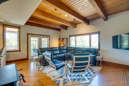 Meadow Vista Mountain Escape w/ River Views! in Colfax (CA)