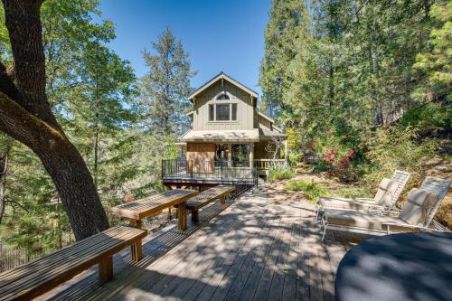 Meadow Vista Mountain Escape w/ River Views! in Colfax (CA)