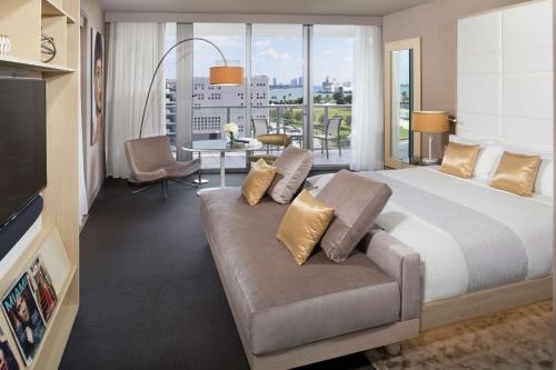 The Gabriel Miami Downtown, Curio Collection by Hilton