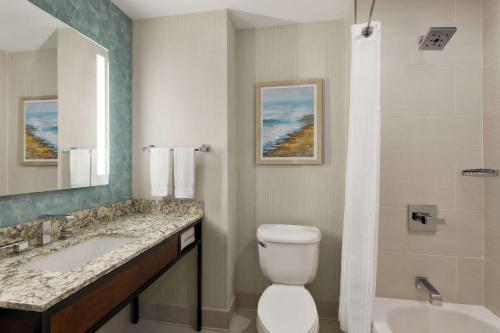 Hilton Garden Inn Carlsbad Beach Room Type - Queen Room with Two Queen Beds and Bath Tub - First Floor