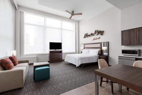 Homewood Suites by Hilton Nashville-Downtown - Hotel - Nashville