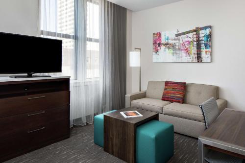 1 king bed, 1 sofa bed