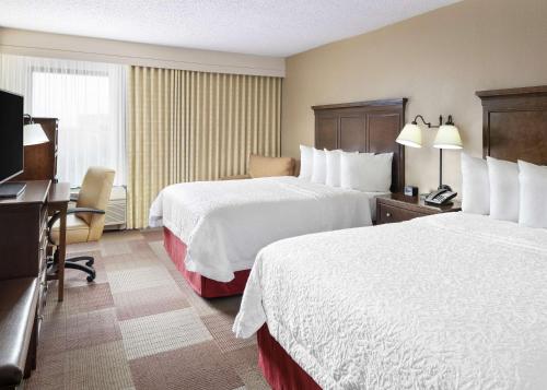 Hampton Inn Dallas-Irving-Las Colinas - image 9