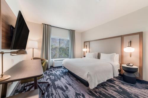 Fairfield by Marriott Inn & Suites Knoxville Clinton - image 9