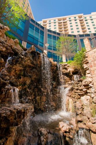 Embassy Suites By Hilton San Antonio Riverwalk-Downtown