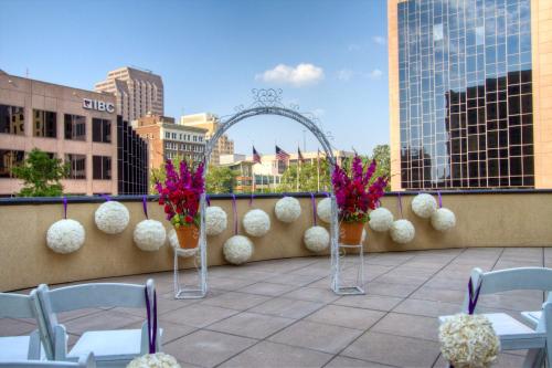 Embassy Suites By Hilton San Antonio Riverwalk-Downtown