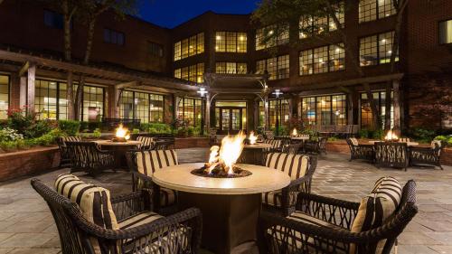 DoubleTree Suites by Hilton Charlotte/SouthPark in Charlotte, USA